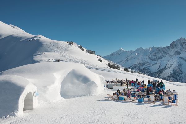MayrhofnerBergbahnen_WhiteLounge_IgluDorf.jpg
