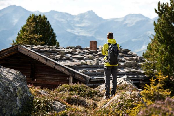 wandern_ahorn_zillertalertourismus_andreschoenherr.jpg