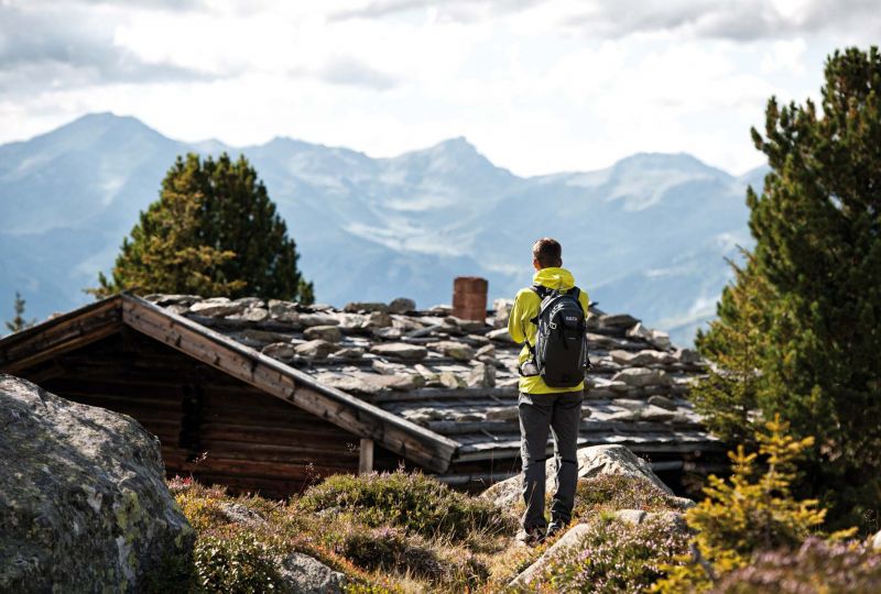wandern_ahorn_zillertalertourismus_andreschoenherr.jpg